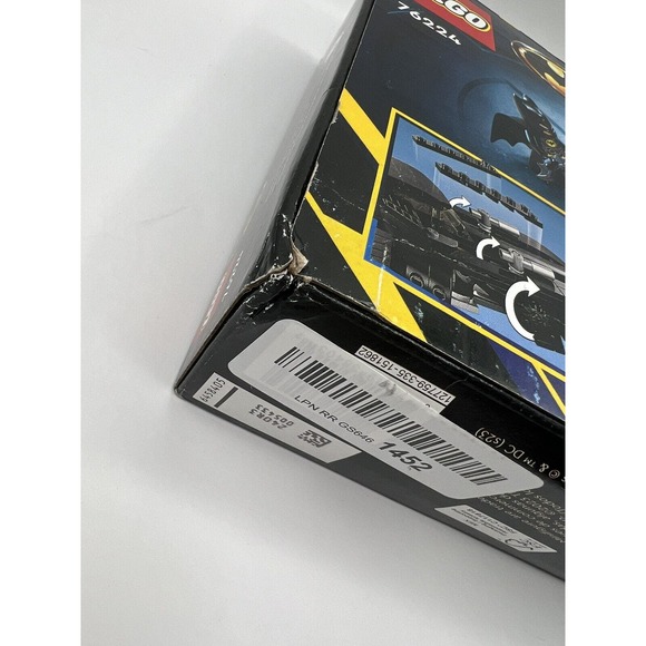 LEGO DC Batmobile: Batman vs. The Joker Chase 76224 - Picture 8 of 9